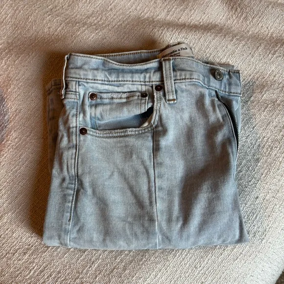 Abercrombie &amp; Fitch High Rise The Skinny Jean