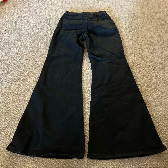 Abercrombie &amp; Fitch The Flare Ultra High Rise Jeans in Black Size 28/6 Short