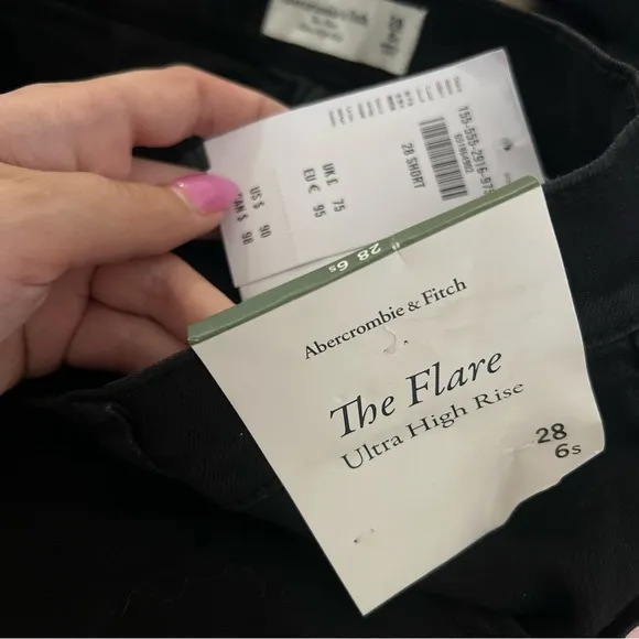 Abercrombie &amp; Fitch The Flare Ultra High Rise Jeans in Black Size 28/6 Short