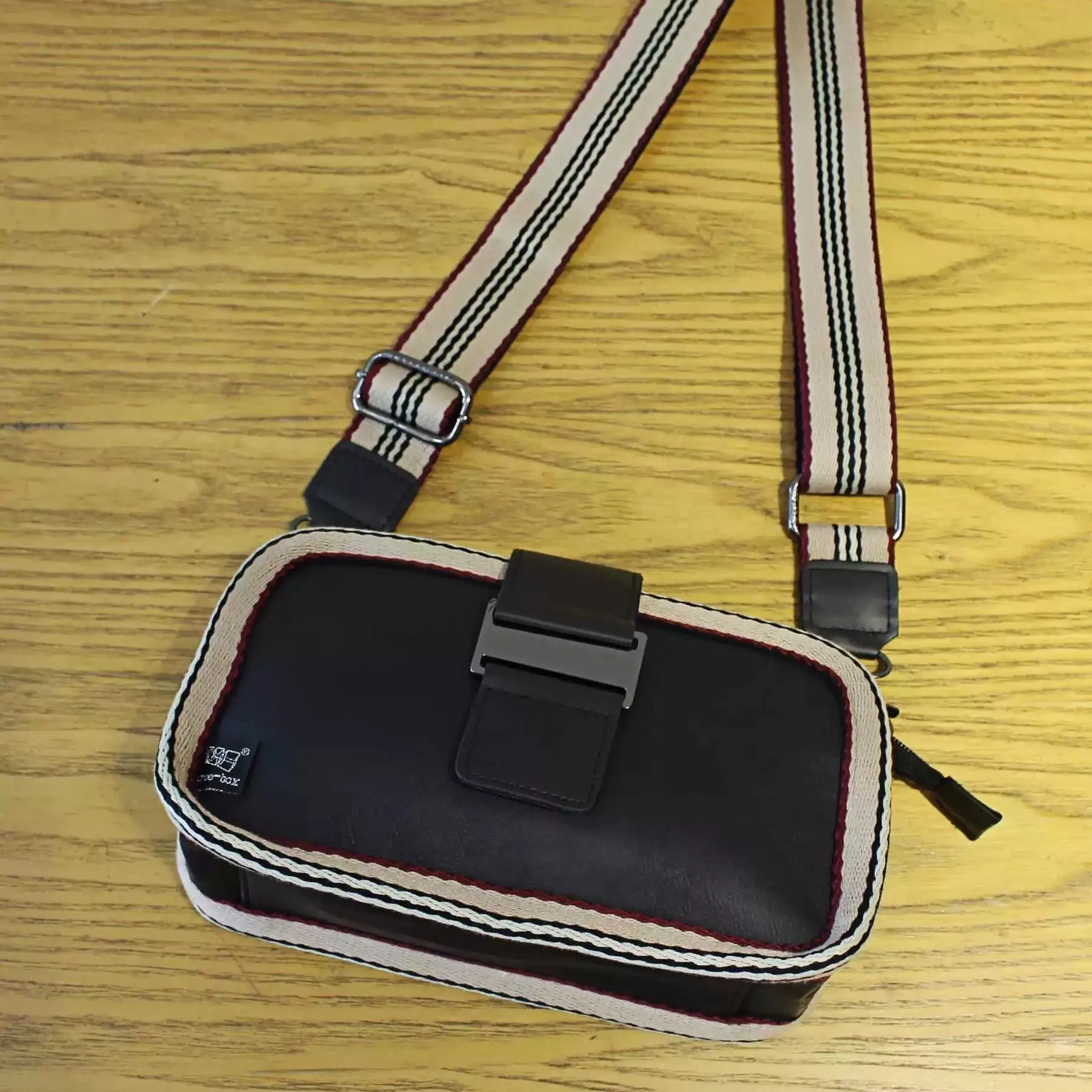 Adjustable Strap Vintage Crossbody Bag