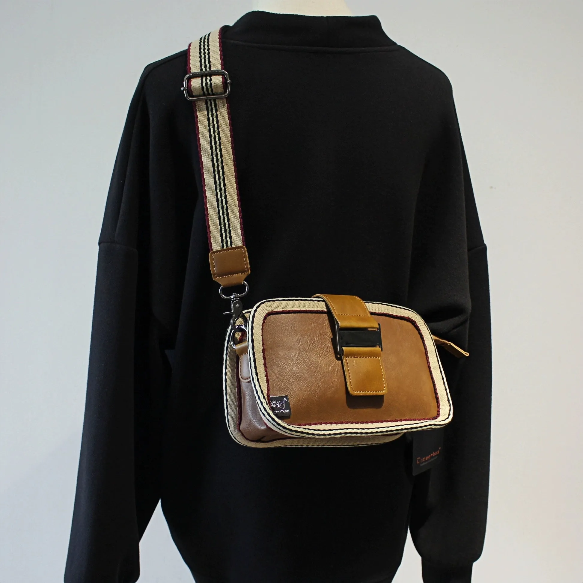Adjustable Strap Vintage Crossbody Bag