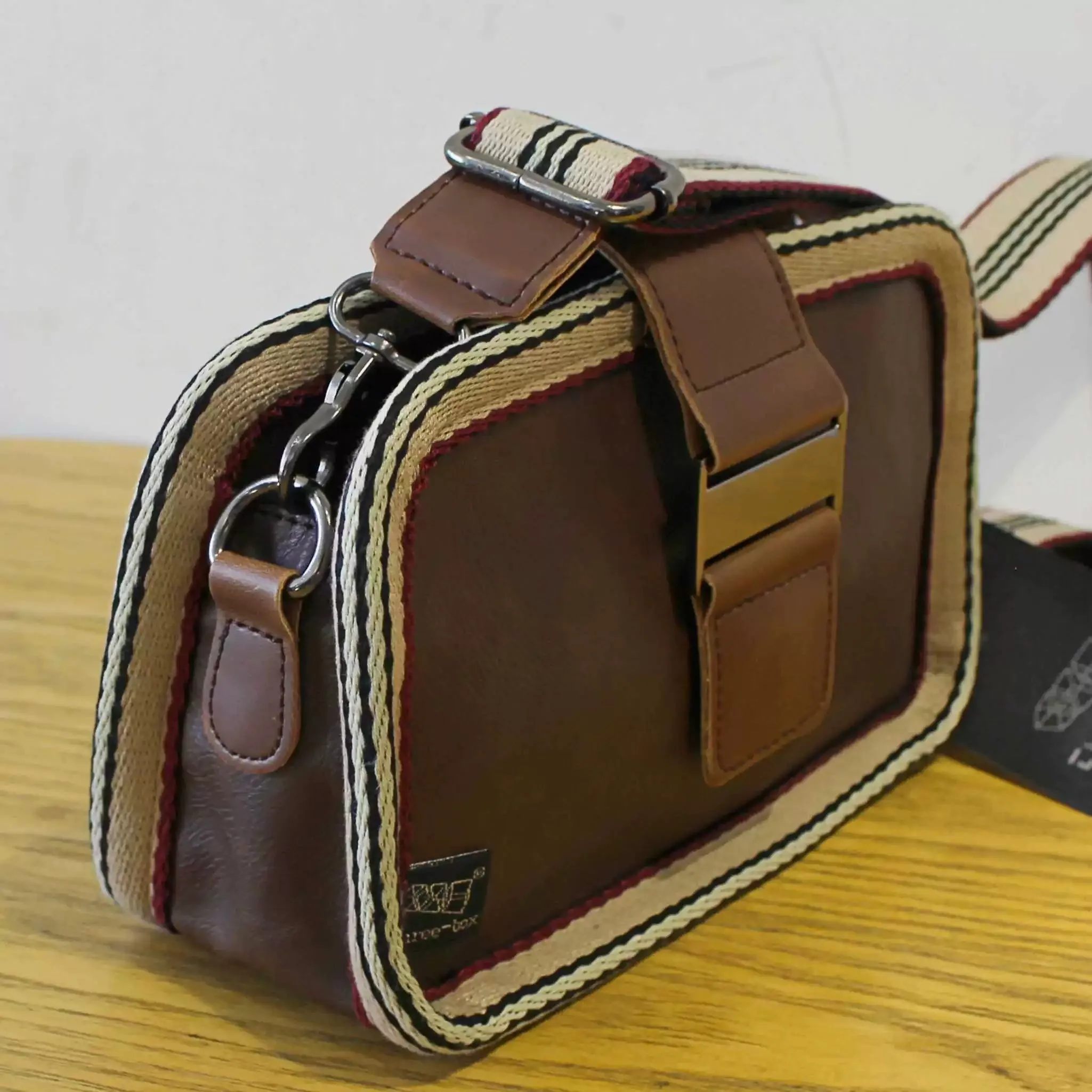 Adjustable Strap Vintage Crossbody Bag