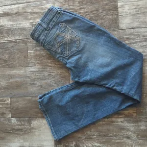 ARIAT Turquoise cowgirl bootcut jeans embroidered back pockets sz 30L