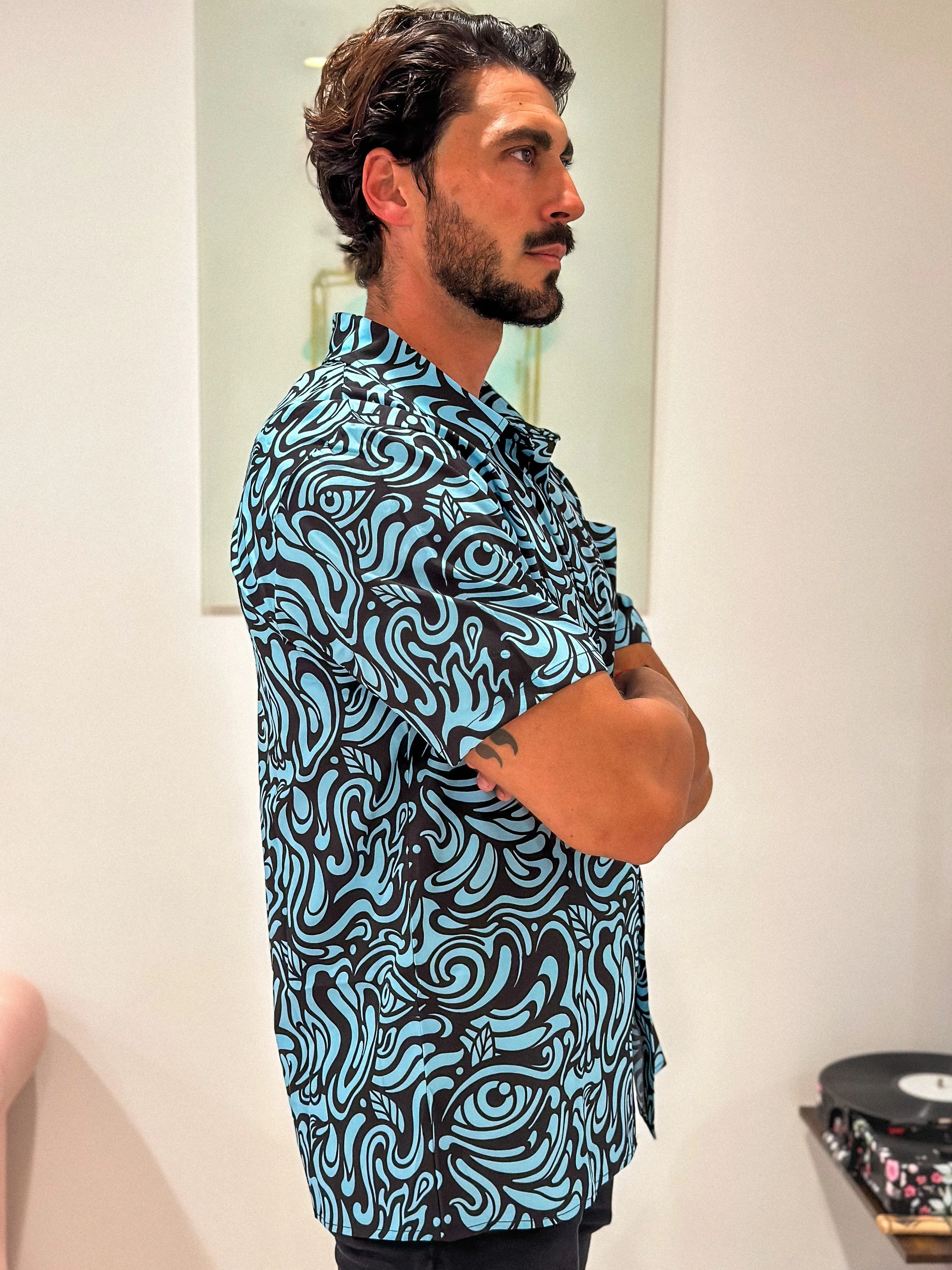 BLUE EYE SWIRL BUTTON UP COLLARED SHIRT