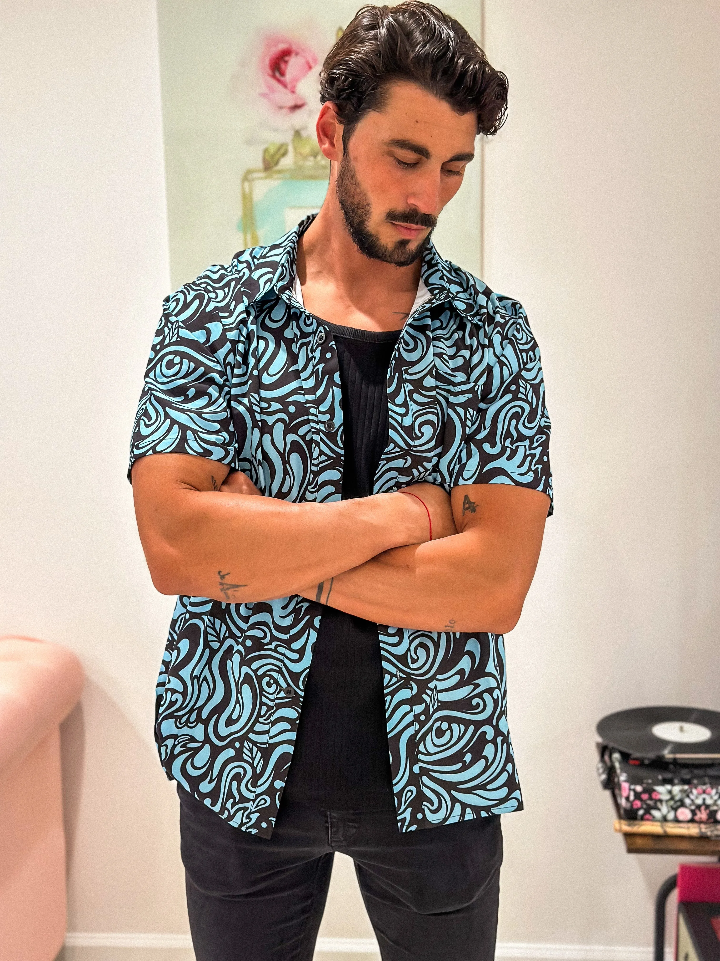 BLUE EYE SWIRL BUTTON UP COLLARED SHIRT