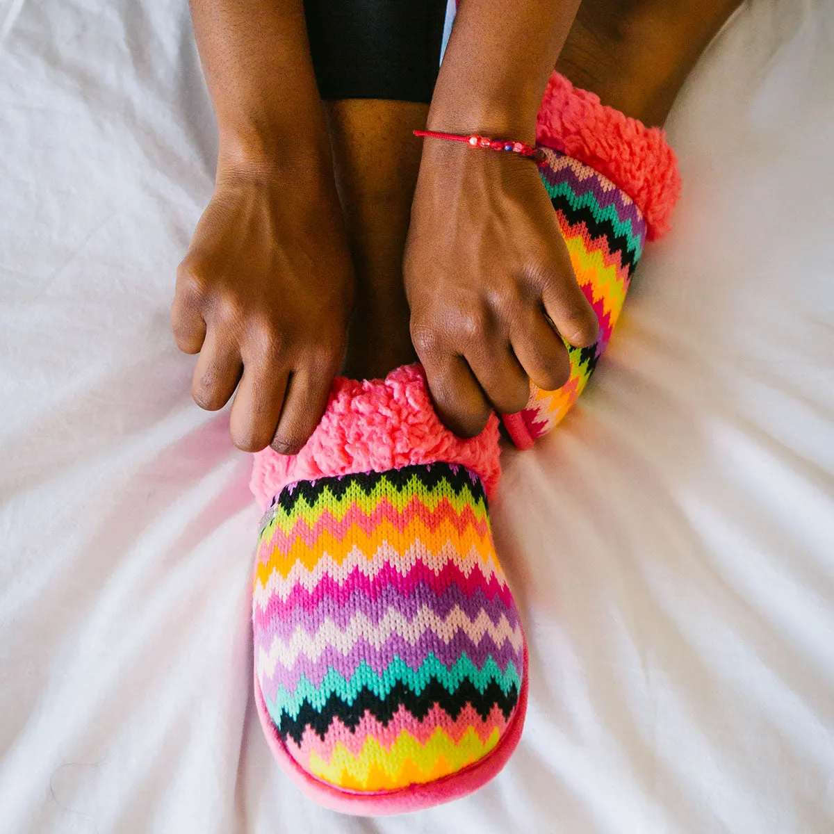 Bright Creekside Slide Slippers | Coral Chevron
