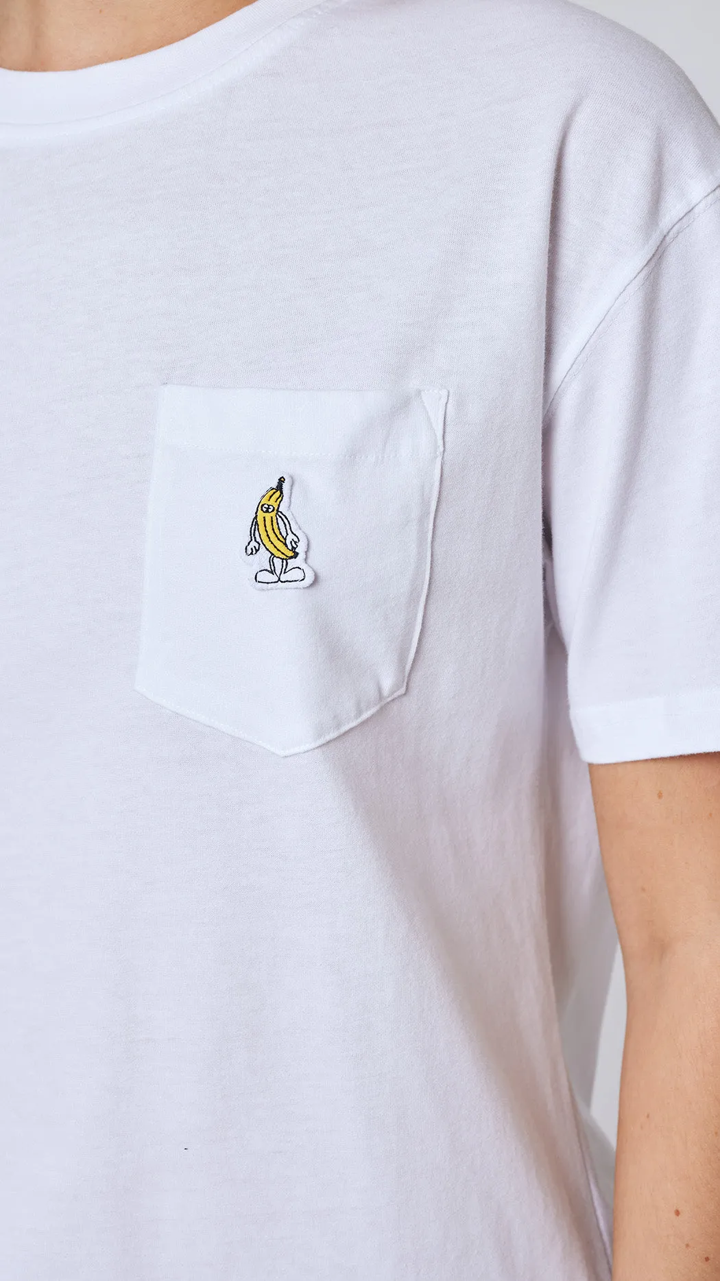 CAMISETA POCKET BANANA BLANCA