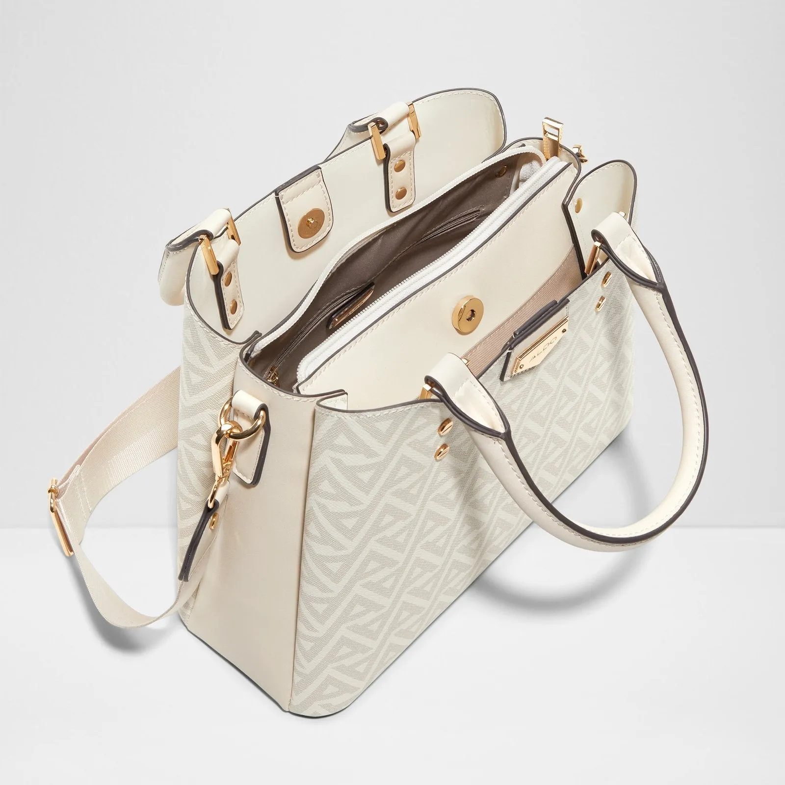 Caraever / Satchel