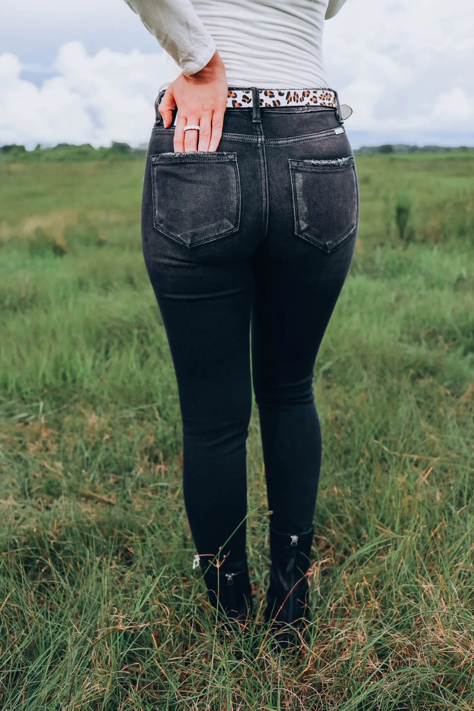 Carly Cuffed Ankle Jeans - Bk