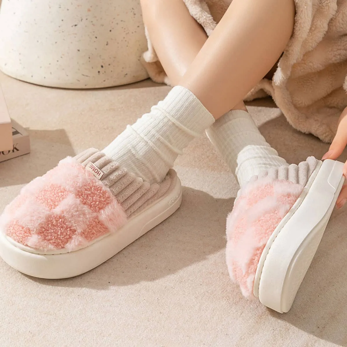CHECKERED FUZZY WARMIES SLIPPERS CWSHS0270
