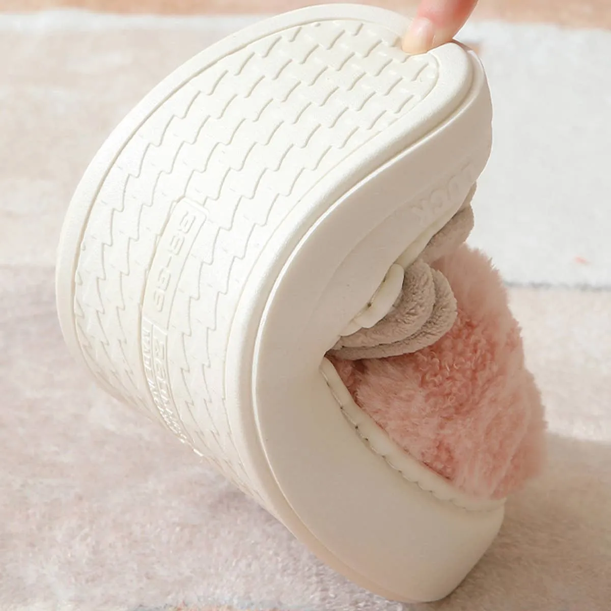 CHECKERED FUZZY WARMIES SLIPPERS CWSHS0270