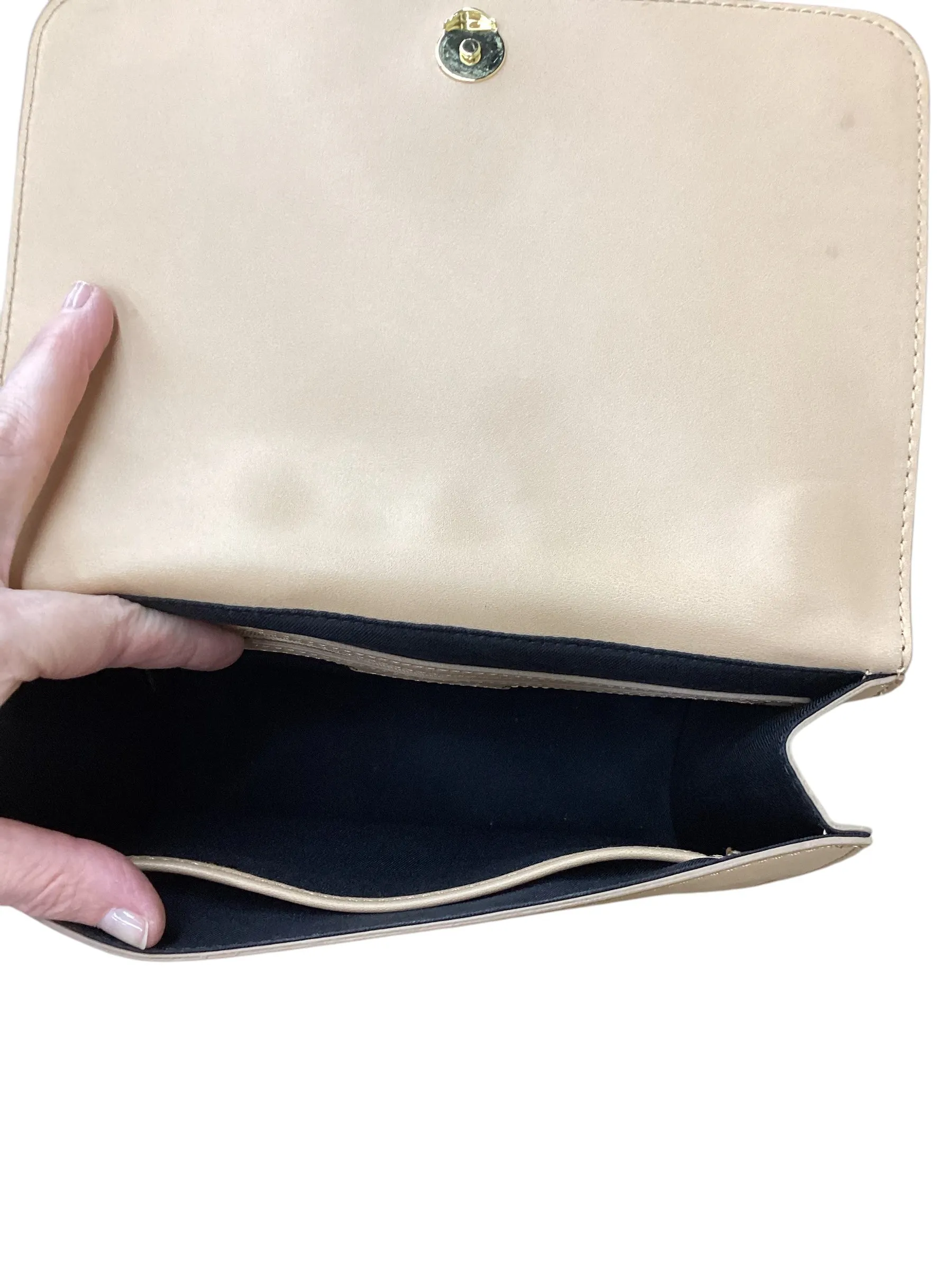 Crossbody By Chelsea 28, Size: Medium