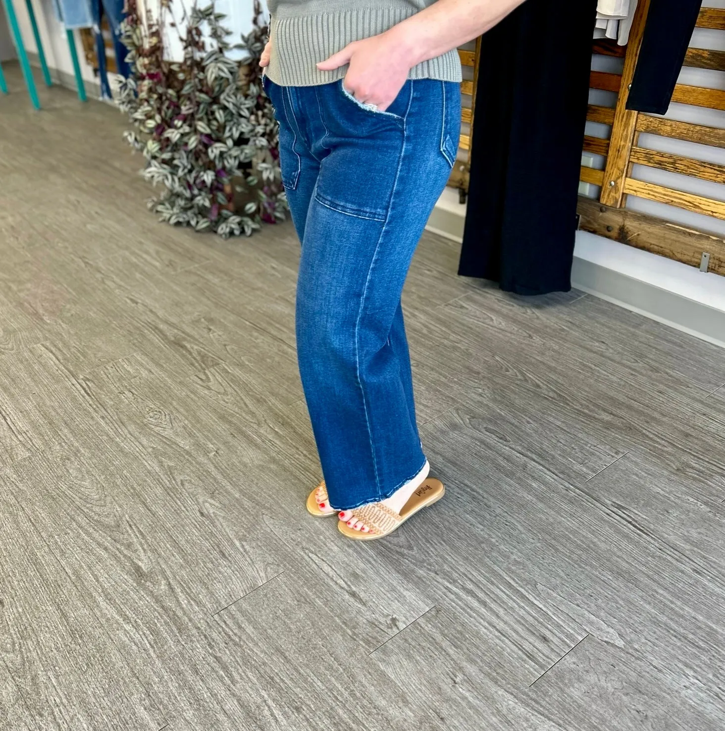 Dark Highrise Wide Leg Jean