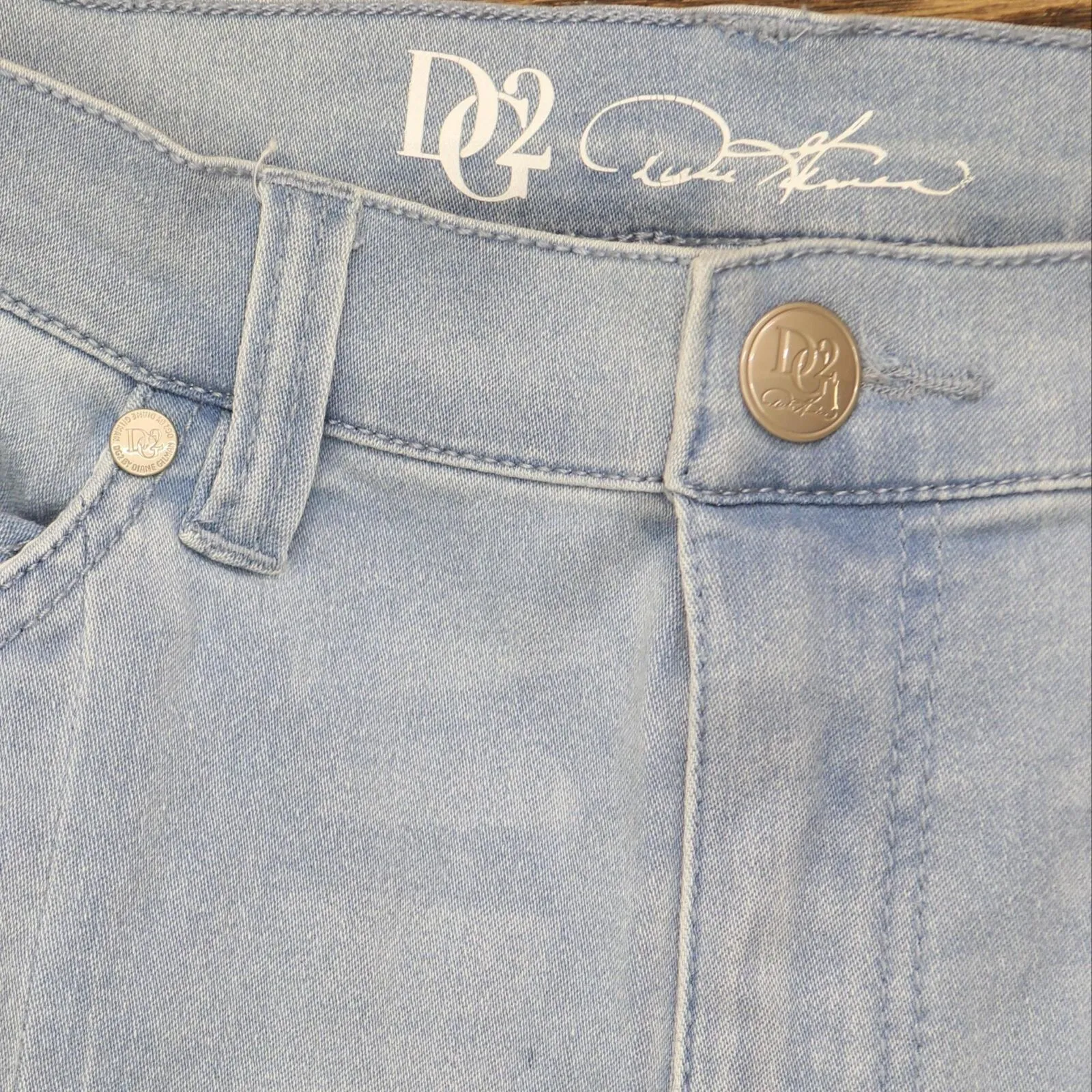 DG2 by Diane Gilman Front Slit Bootcut Jeans Embroidry Floral Chambray Blue 10