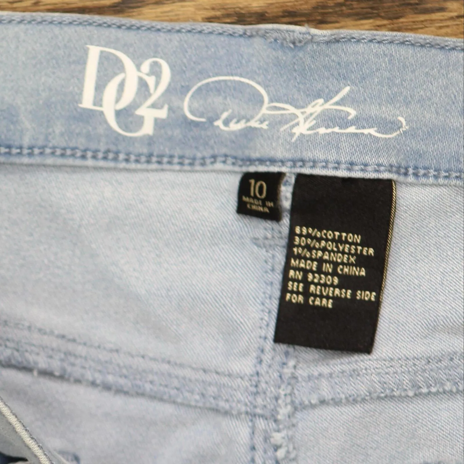 DG2 by Diane Gilman Front Slit Bootcut Jeans Embroidry Floral Chambray Blue 10