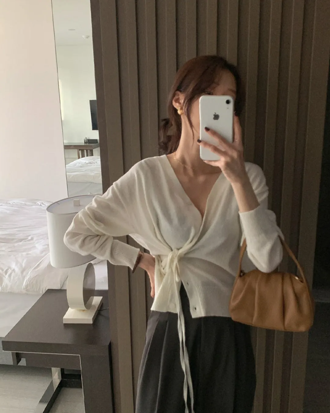 Diagonal Waist Slimming V-Neck Cardigan