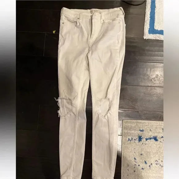 FREE PEOPLE BUSTED KNEE HIGH WAIST SKINNY JEANS SIZE 26 OFF WHITE