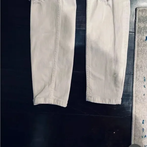 FREE PEOPLE BUSTED KNEE HIGH WAIST SKINNY JEANS SIZE 26 OFF WHITE
