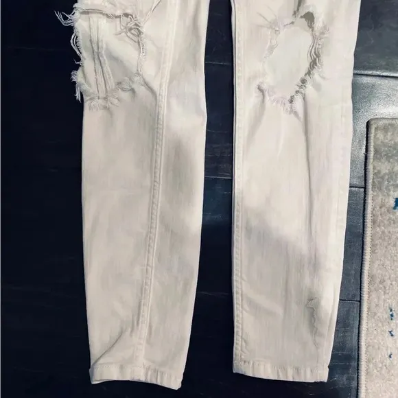 FREE PEOPLE BUSTED KNEE HIGH WAIST SKINNY JEANS SIZE 26 OFF WHITE