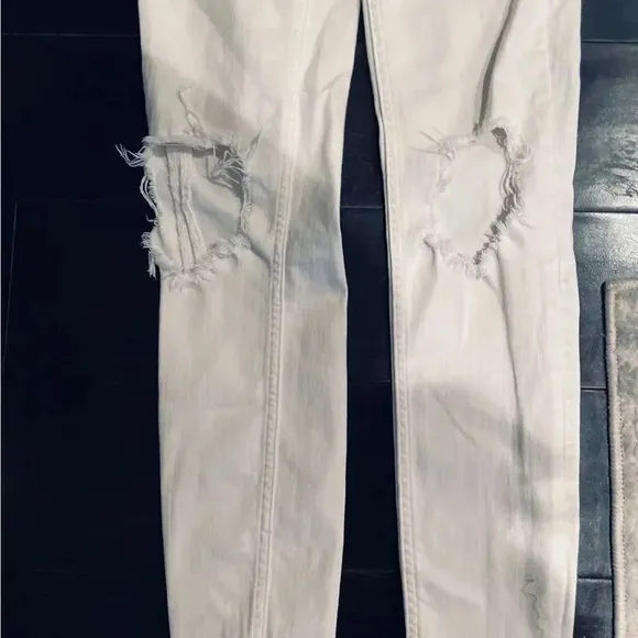 FREE PEOPLE BUSTED KNEE HIGH WAIST SKINNY JEANS SIZE 26 OFF WHITE