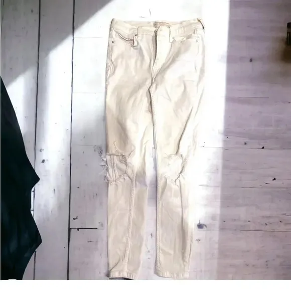 FREE PEOPLE BUSTED KNEE HIGH WAIST SKINNY JEANS SIZE 26 OFF WHITE