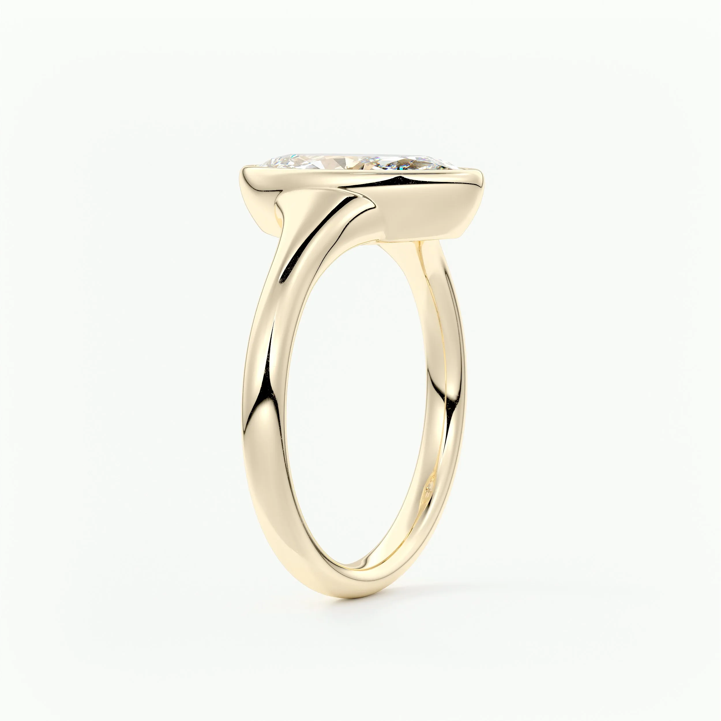 Golden Bathtub | Marquise
