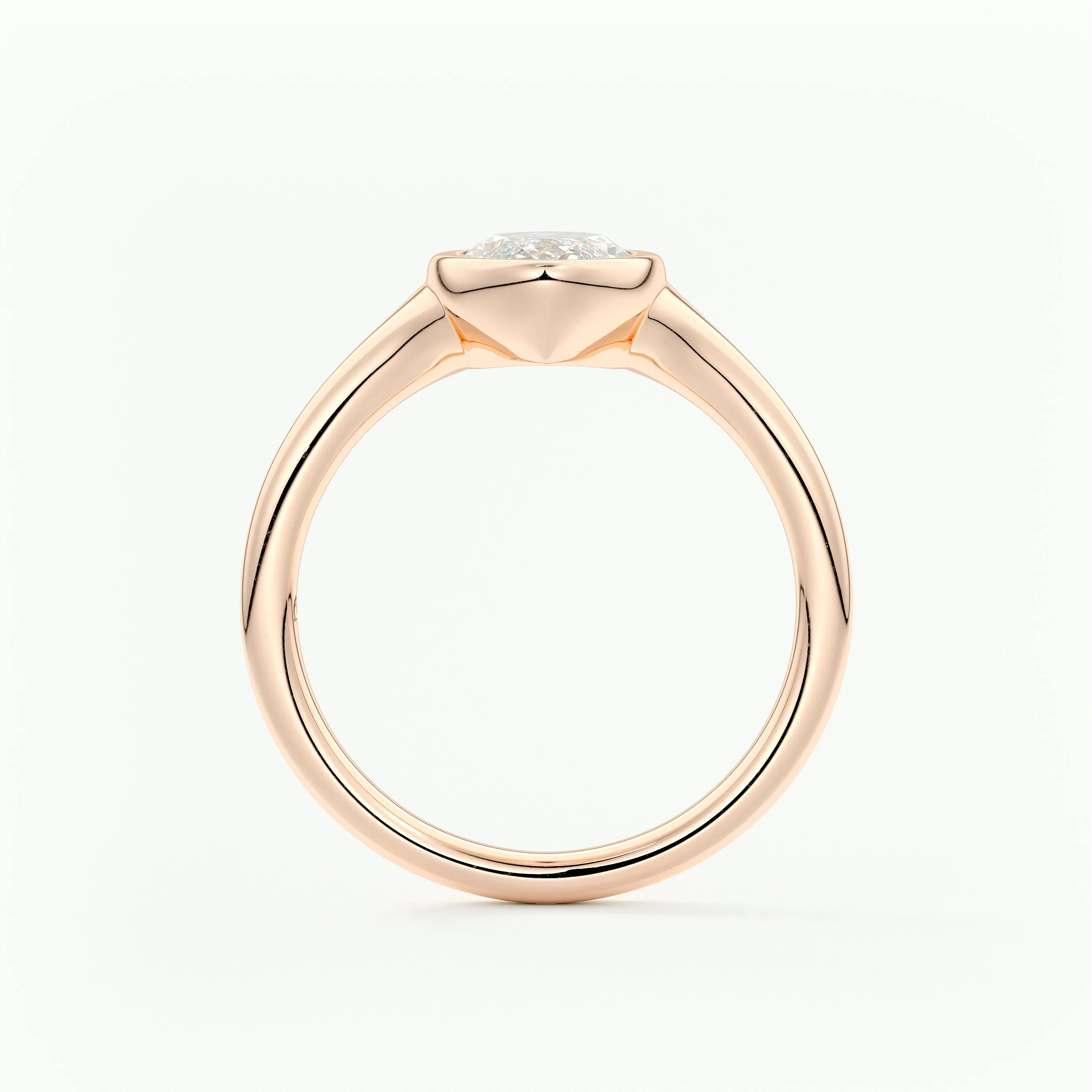 Golden Bathtub | Marquise
