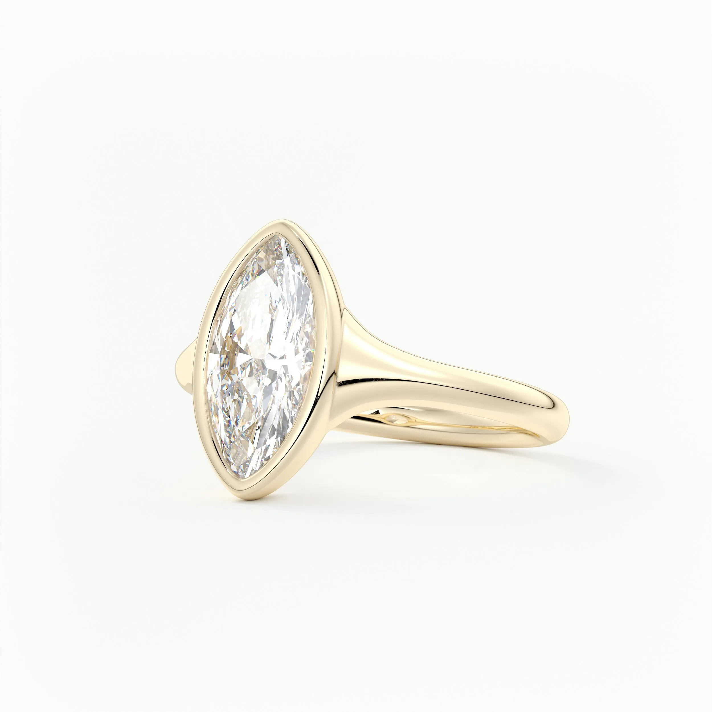 Golden Bathtub | Marquise