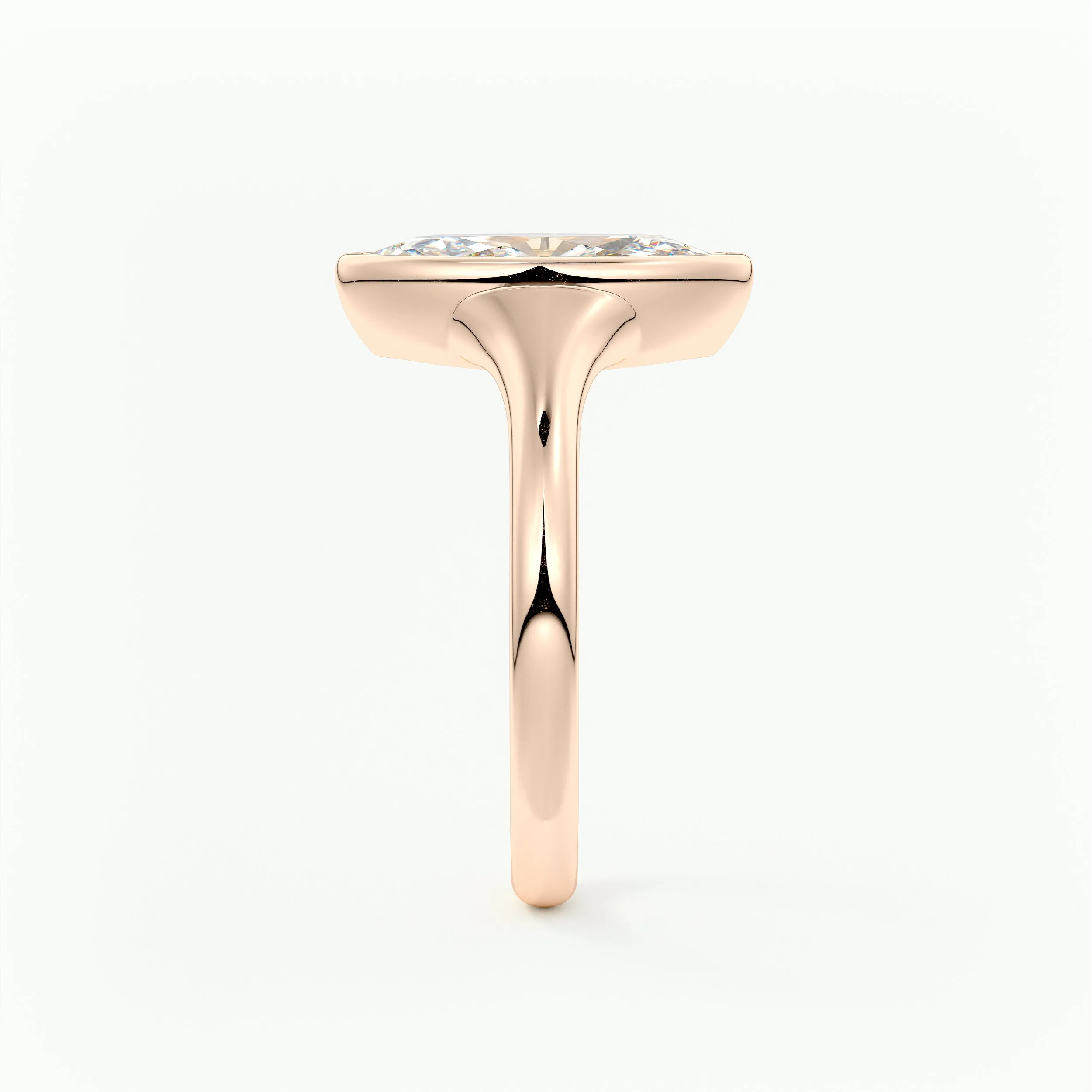 Golden Bathtub | Marquise