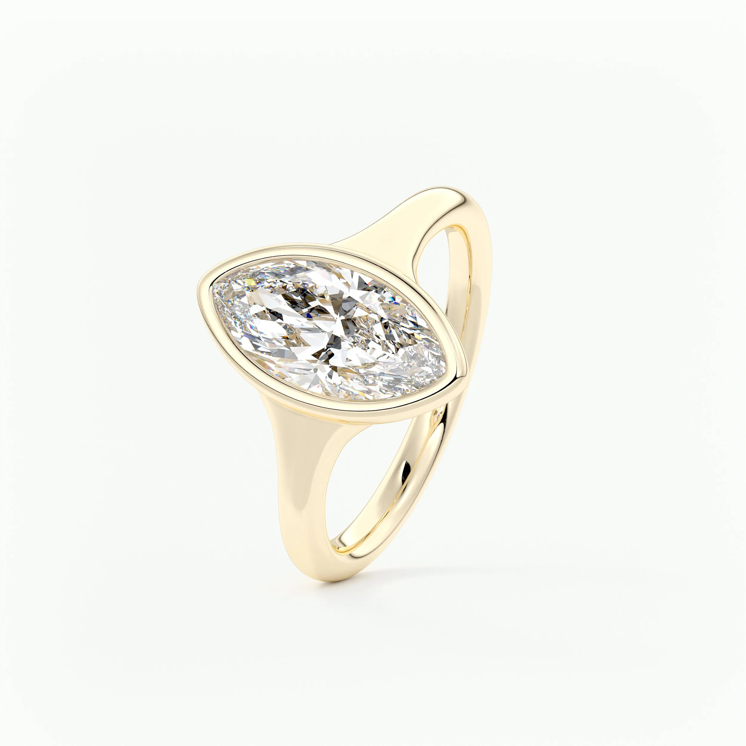 Golden Bathtub | Marquise