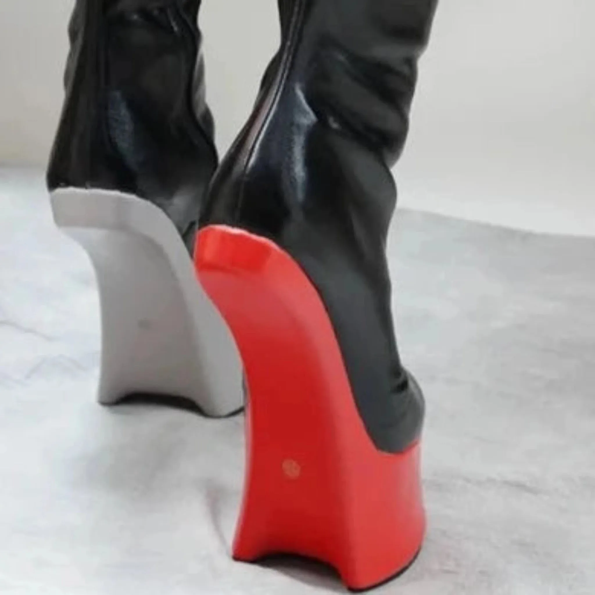 Heelless Knee-High Horse Heel Boots