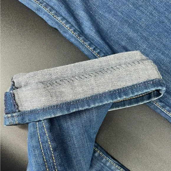 Hudson Jeans low rise bootcut denim jeans, flap pockets, med wash, size 27