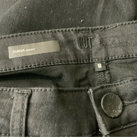 Kut from the Kloth Diana Skinny Jeans in Black. Size 8. (NWT).