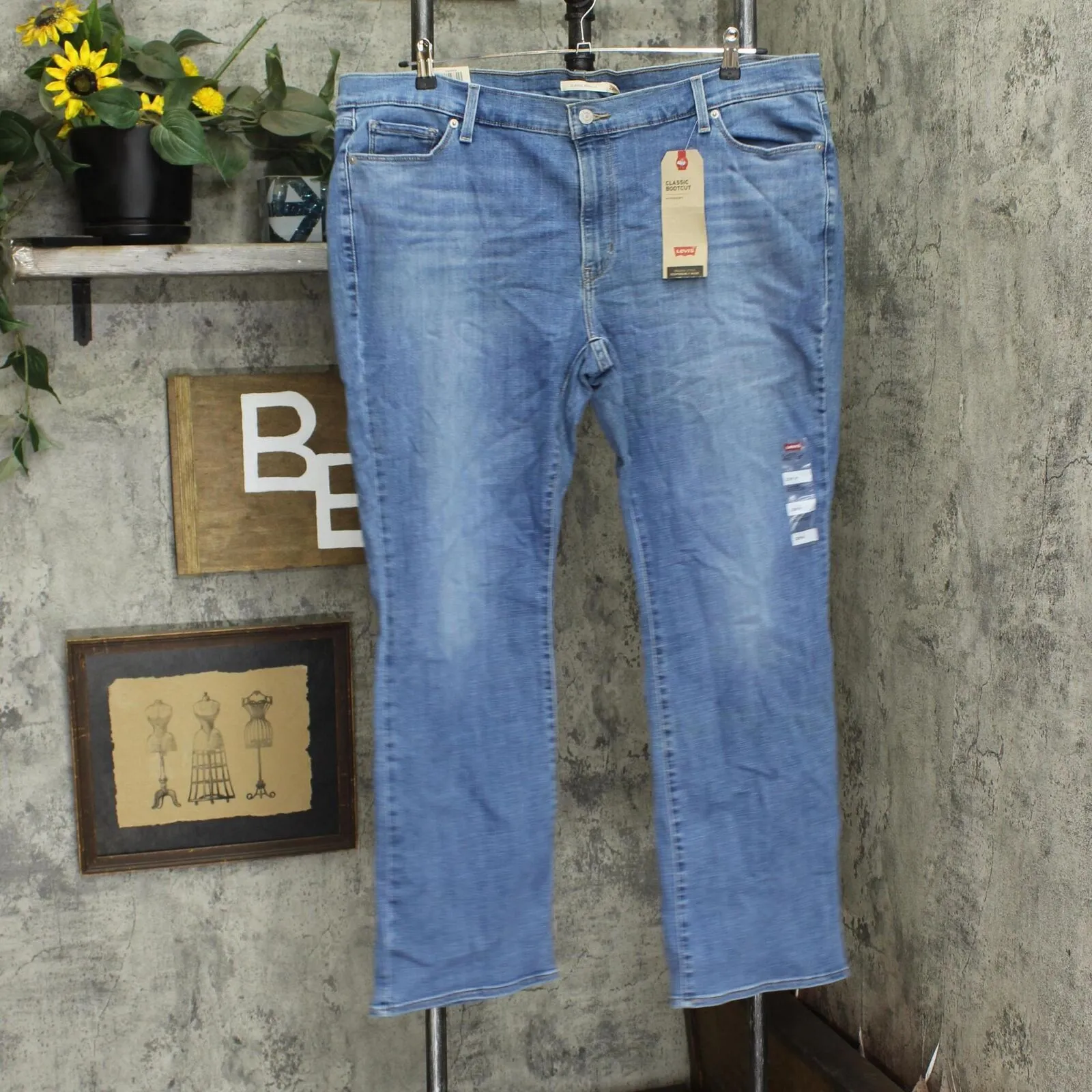 Levi's Women's Plus-Size 415 Classic Bootcut Jeans 236490029