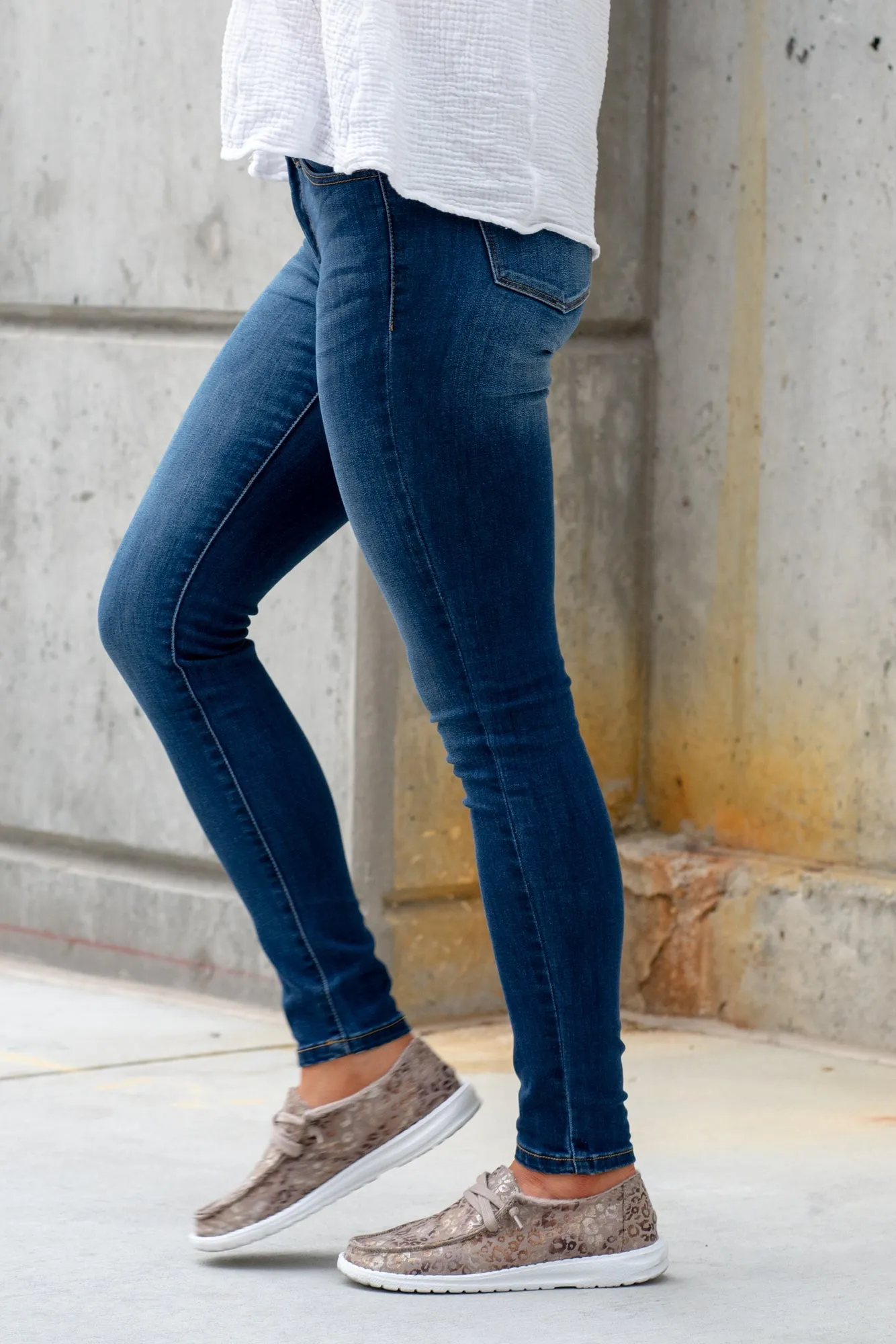 Lola Mid Rise Skinny