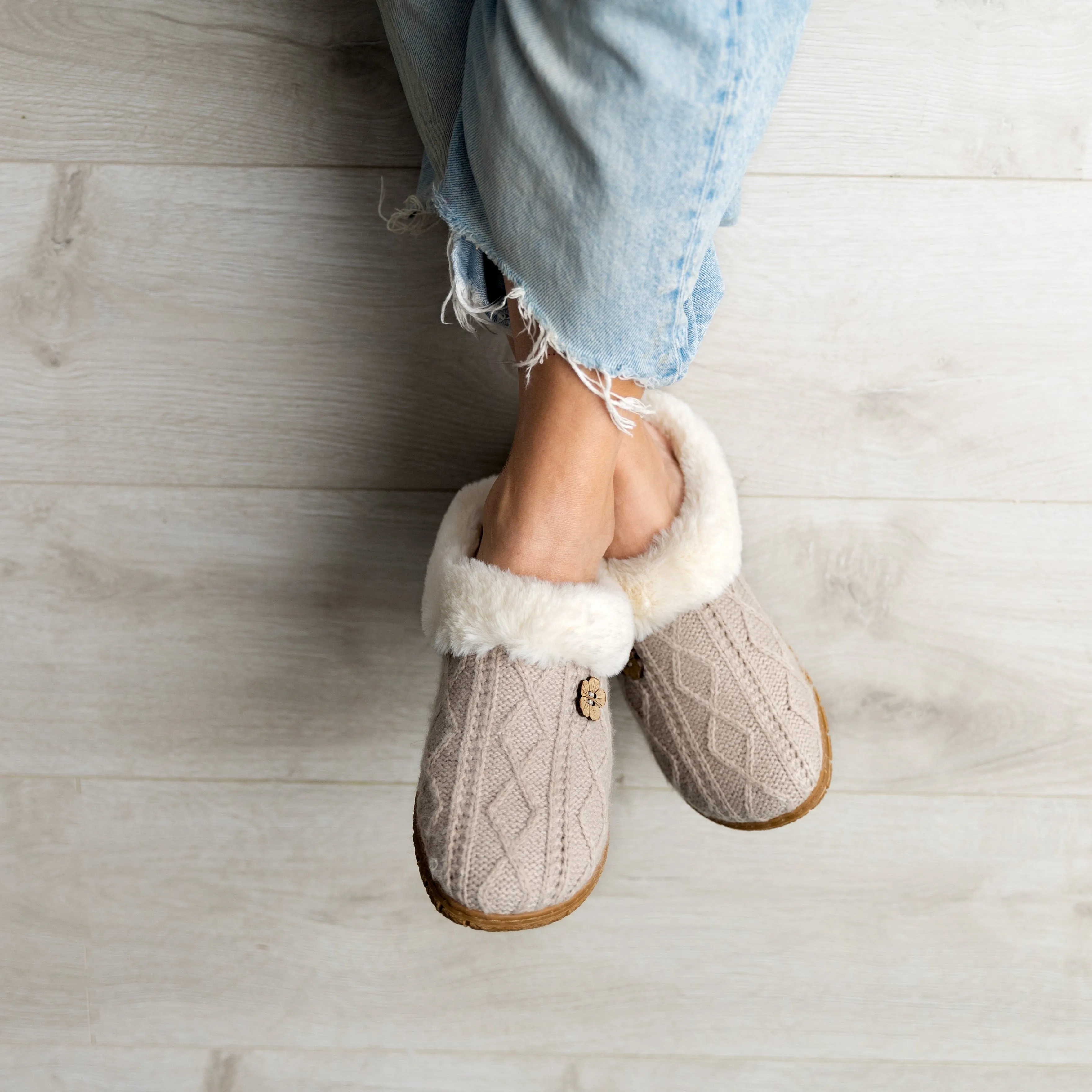 Loom Beige Knit Women's Slipper