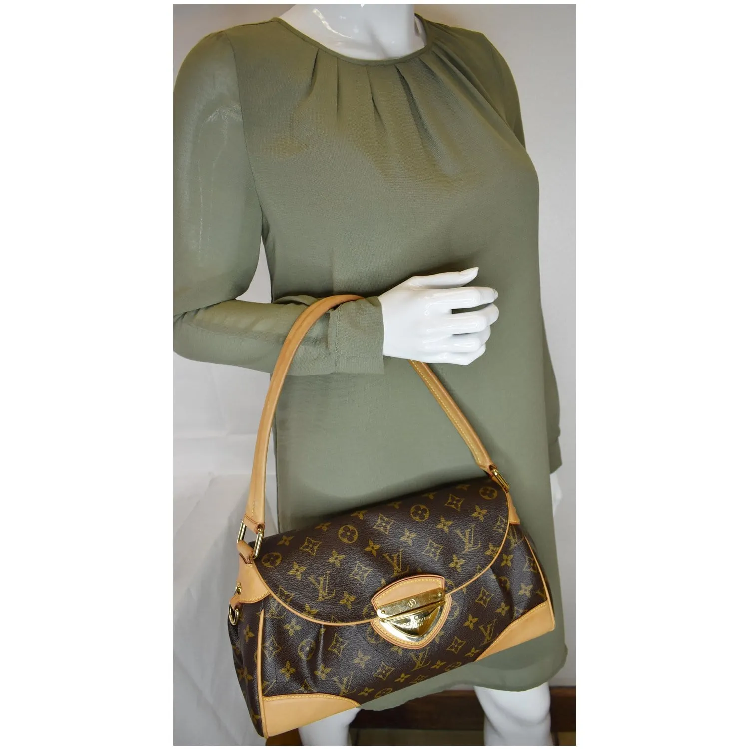 LOUIS VUITTON Beverly MM Monogram Canvas Shoulder Bag Brown