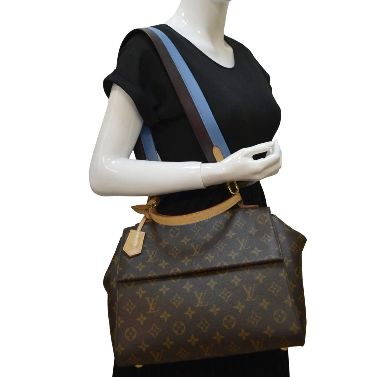 LOUIS VUITTON Cluny MM Monogram Canvas Shoulder Bag Brown
