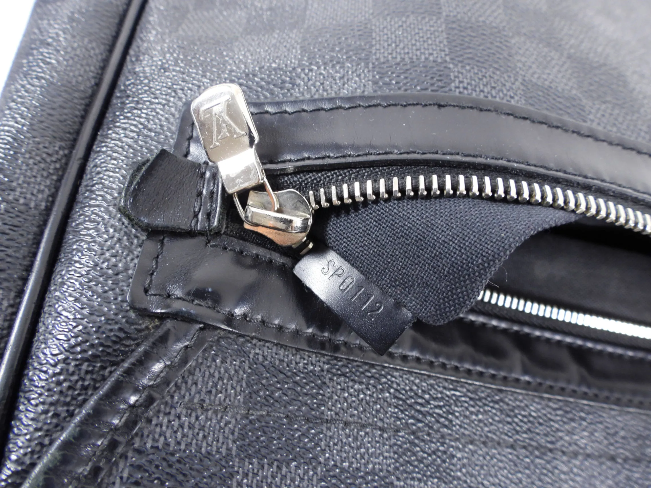 Louis Vuitton Damier Graphite District Messenger Laptop Bag