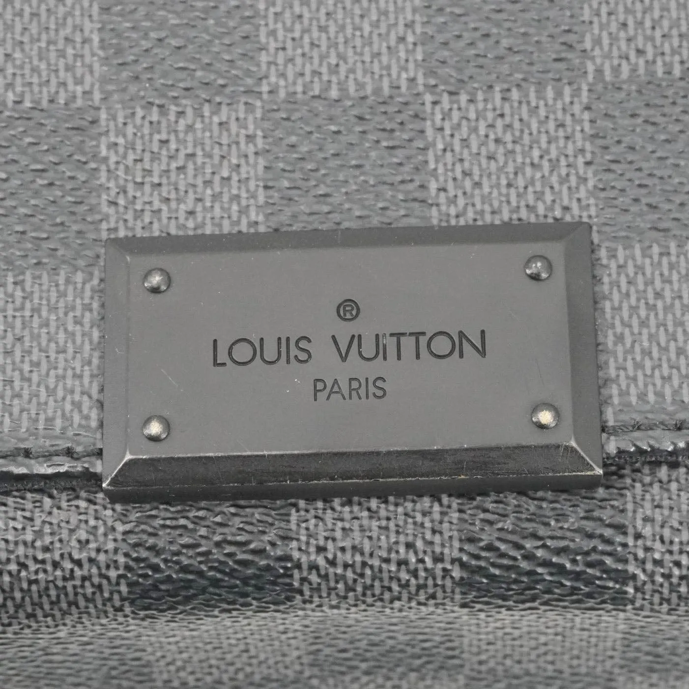 LOUIS VUITTON District Messenger Damier Graphite Messenger Bag Black