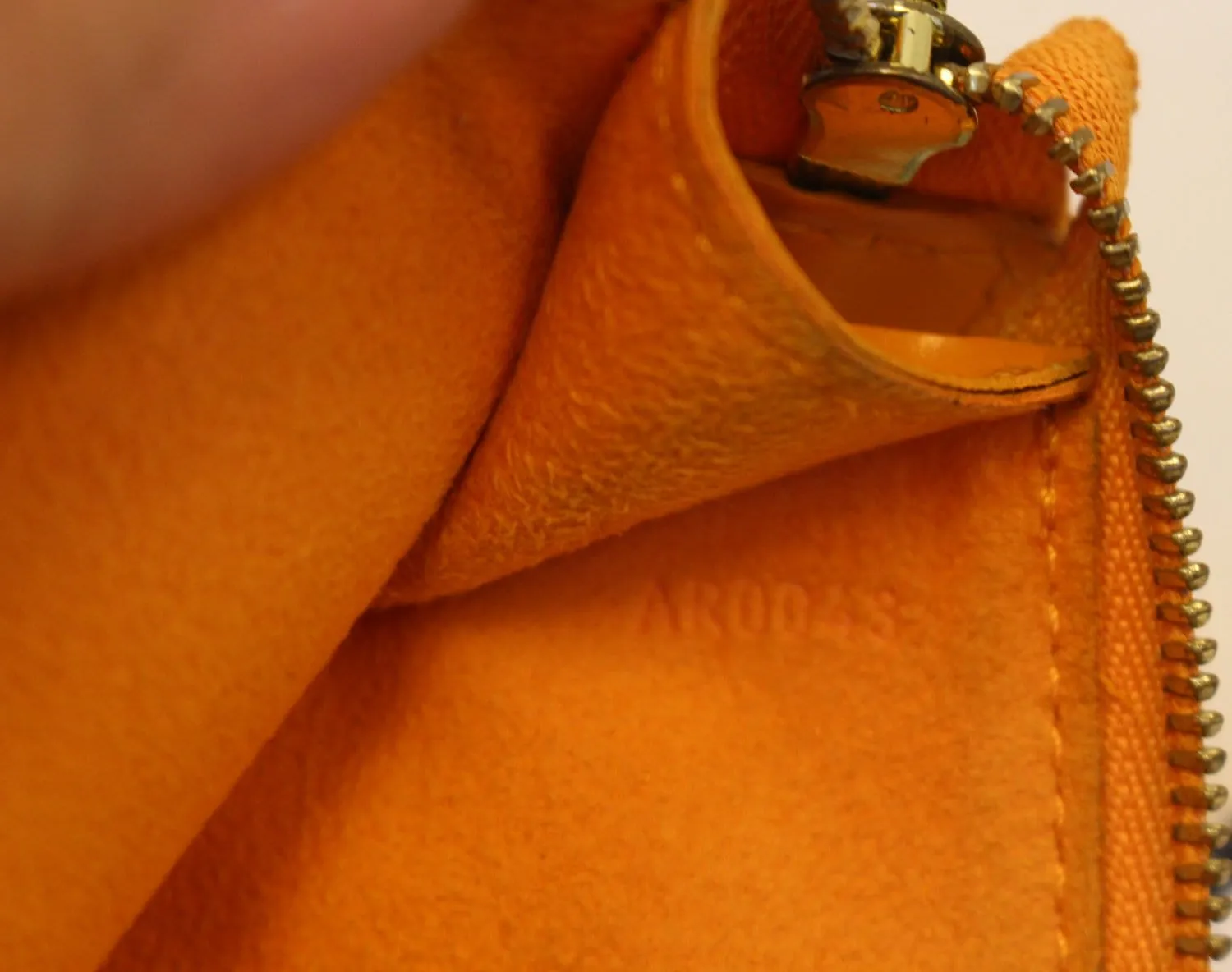 LOUIS VUITTON Epi Pochette Accessoires Long Shoulder Strap Orange