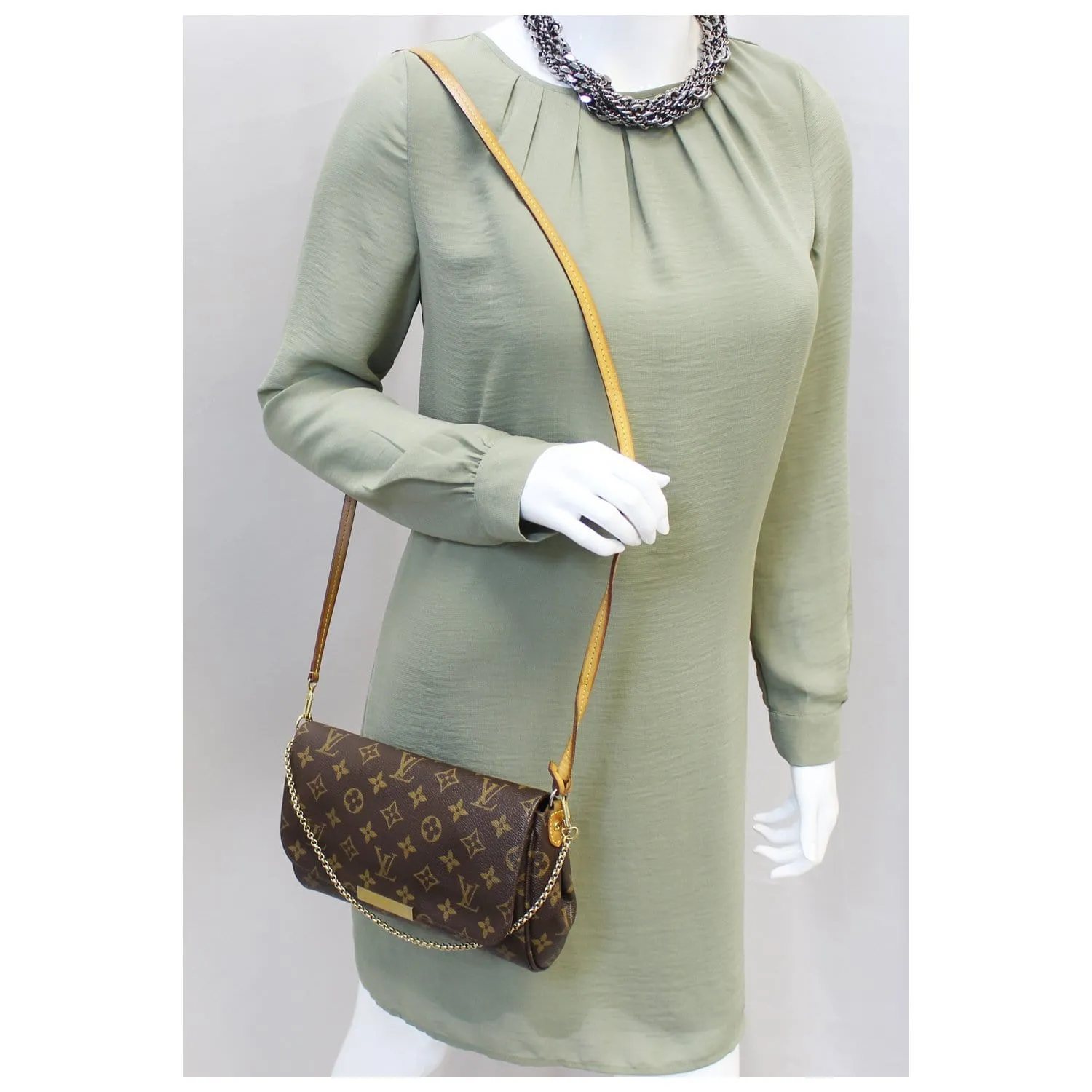 LOUIS VUITTON Favorite MM Monogram Canvas Crossbody Bag