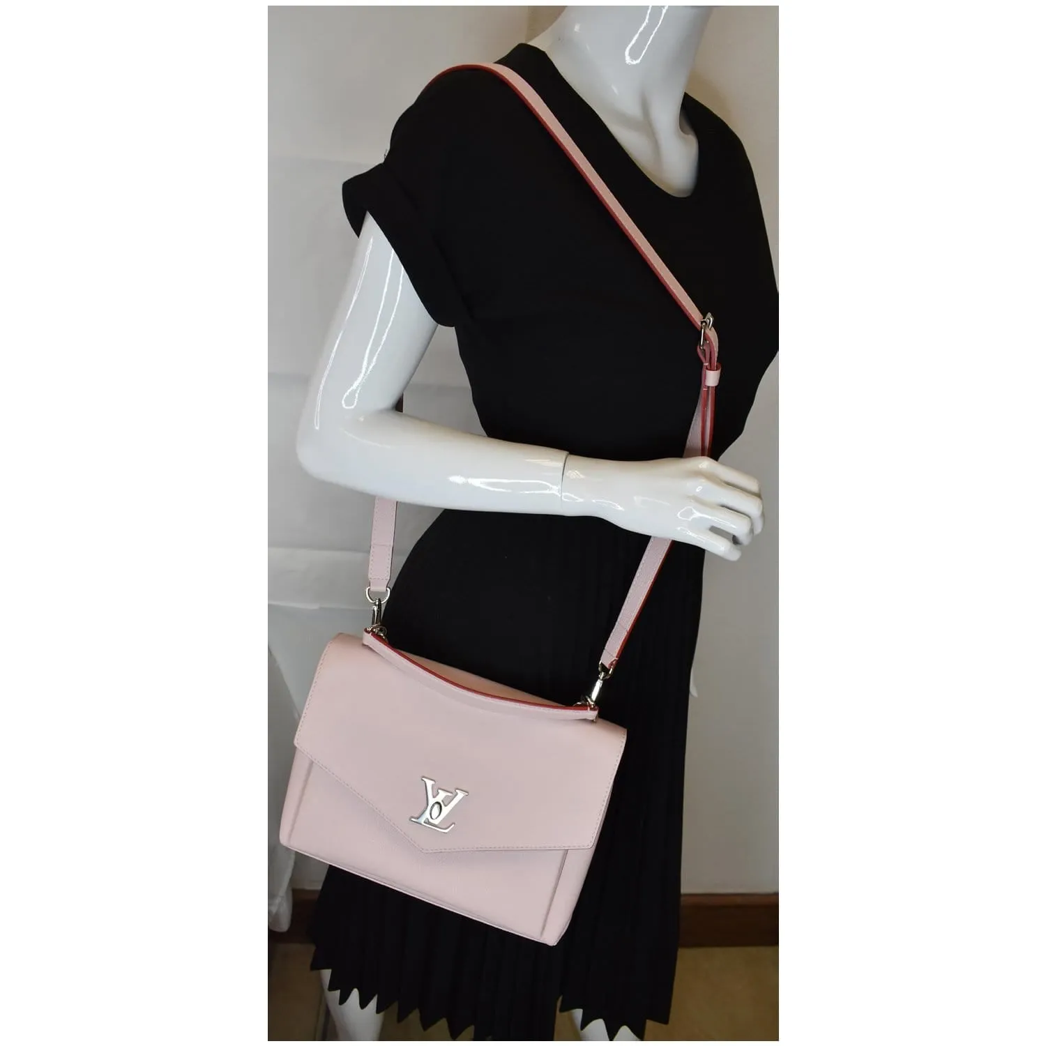 LOUIS VUITTON Mylockme Leather Crossbody Bag Pink