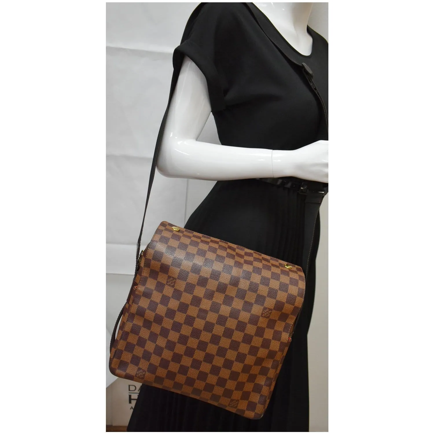 LOUIS VUITTON Naviglio Damier Ebene Messenger Bag Brown - 20% OFF