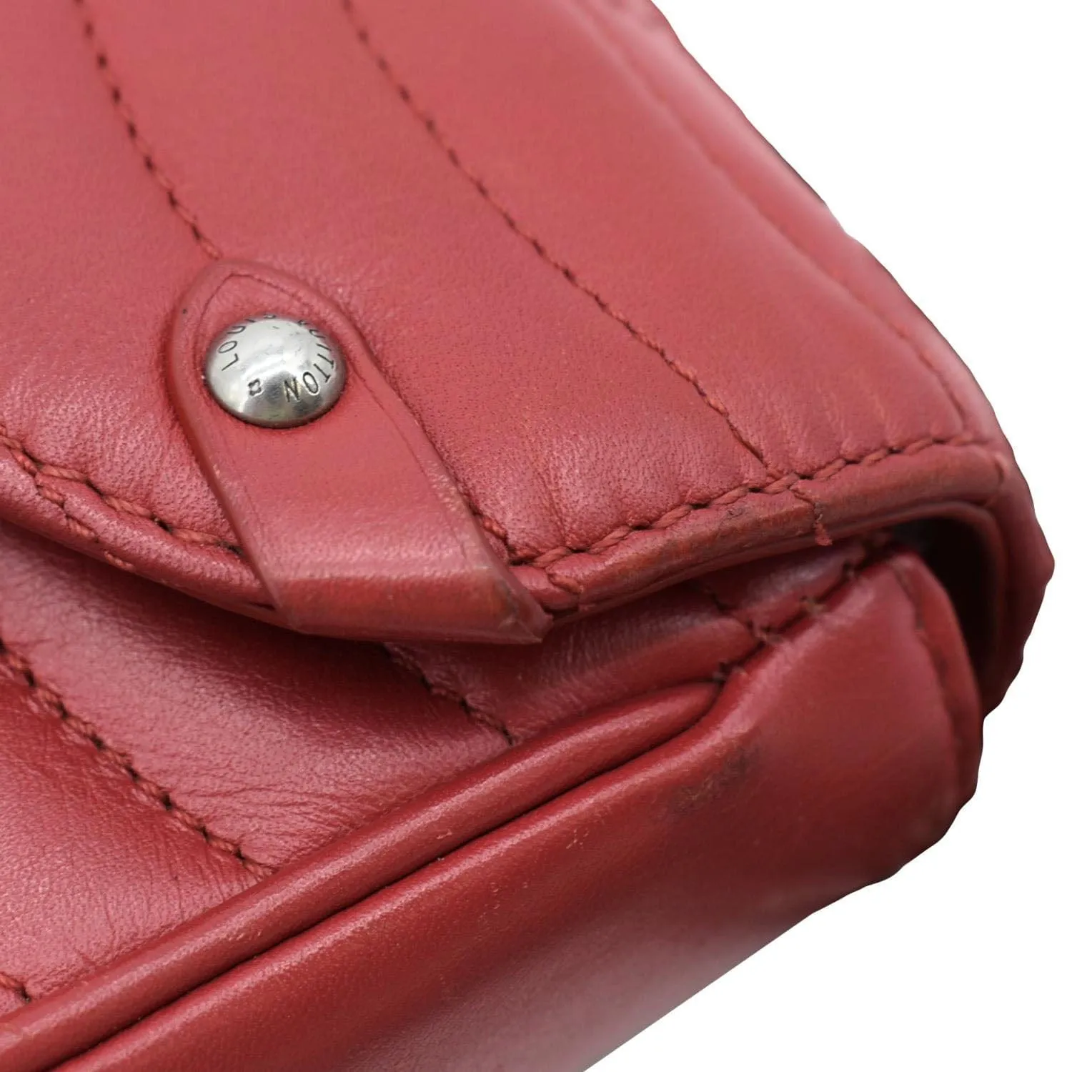 LOUIS VUITTON New Wave Chain MM Leather Shoulder Bag Red