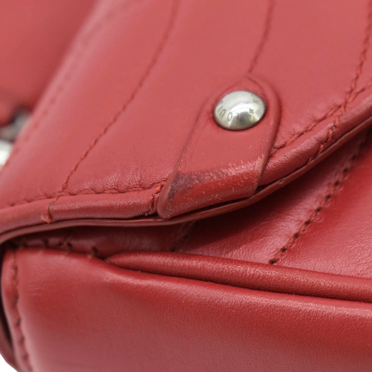 LOUIS VUITTON New Wave Chain MM Leather Shoulder Bag Red