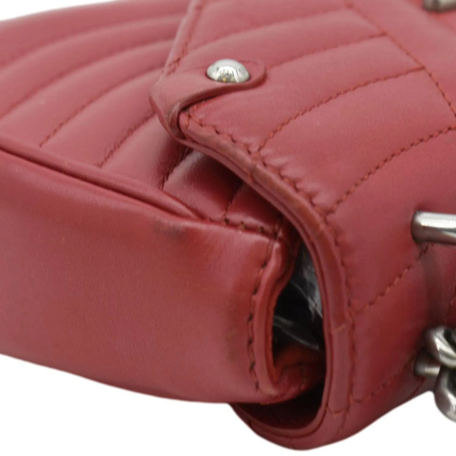 LOUIS VUITTON New Wave Chain MM Leather Shoulder Bag Red