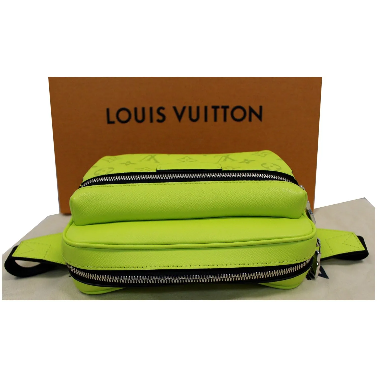 LOUIS VUITTON Outdoor Taiga Monogram Bahia Bumbag Lime Green