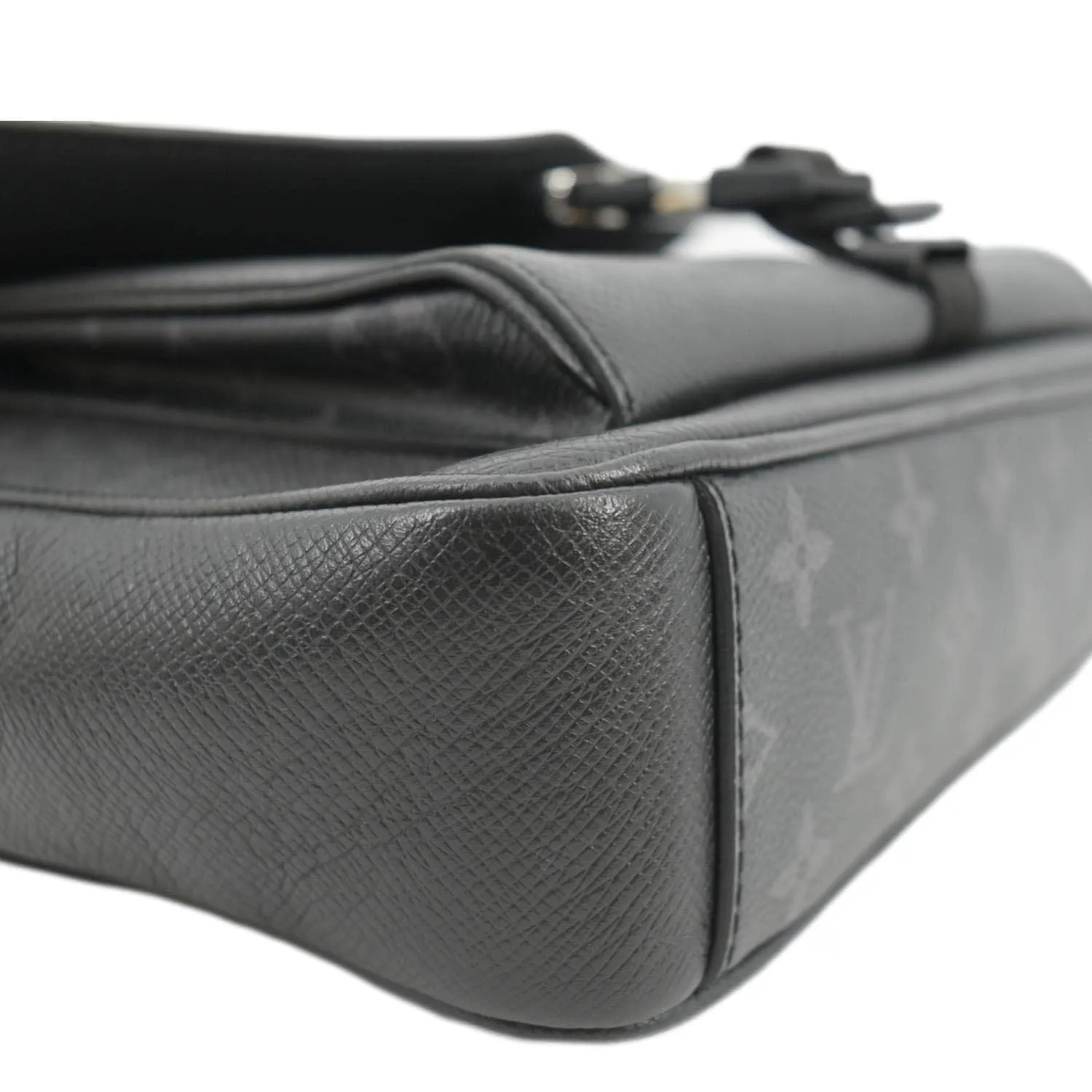LOUIS VUITTON Taigarama Messengerama Monogram Eclipse Messenger Bag Grey