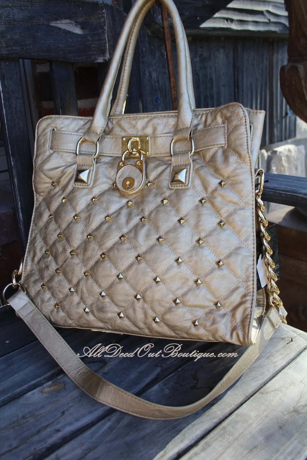 Luxcessories Inc. | Lock & Stud Purse Champagne